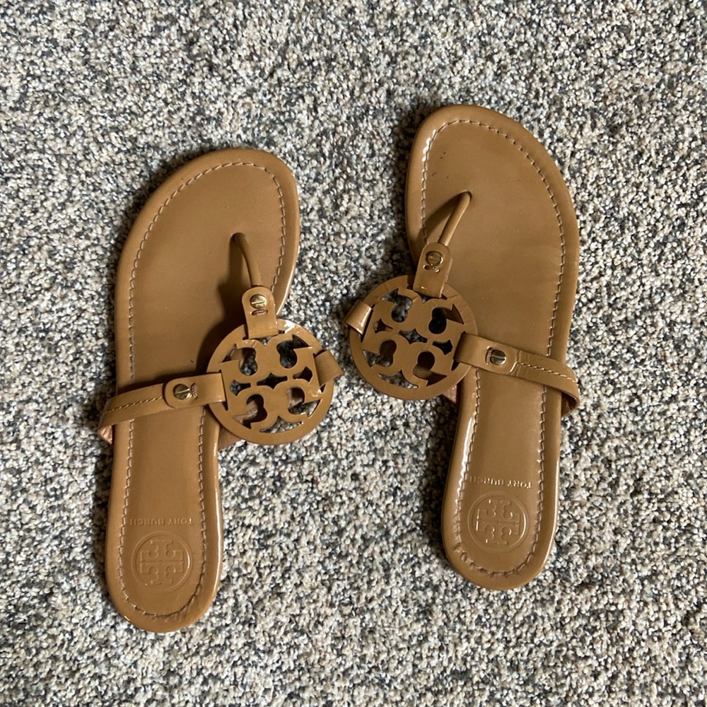 Tor Burch Miller Sandal. Nude size 8.